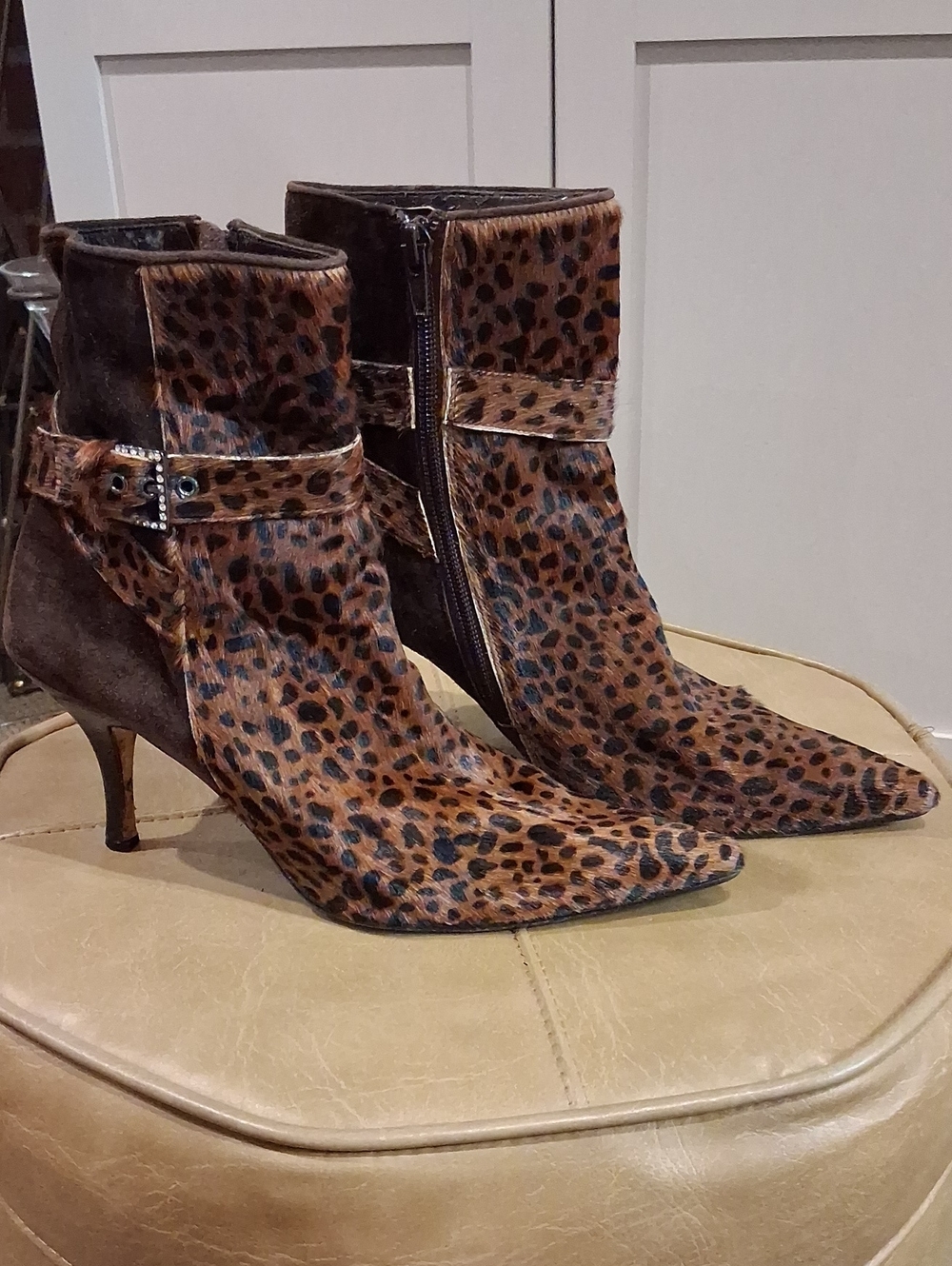 Vaneli Leather Leopard Print Pointed Ankle Boots - Brown/Black